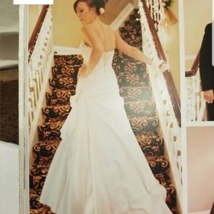 Mon Cherie Philipa gown style 29265
